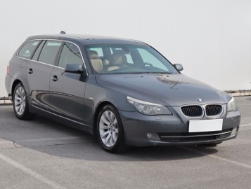 BMW SERIA 5 , Navi, Klimatronic, Tempomat, Parktronic,