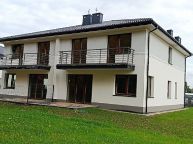 Dom Bliźniak na małym, kameralnym osiedlu w Łazach obok Magdalenki-1