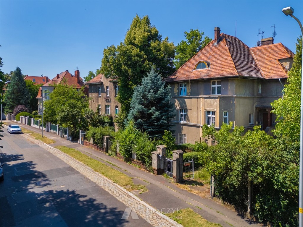 Historyczna willa na Zalesiu z projektem remontu