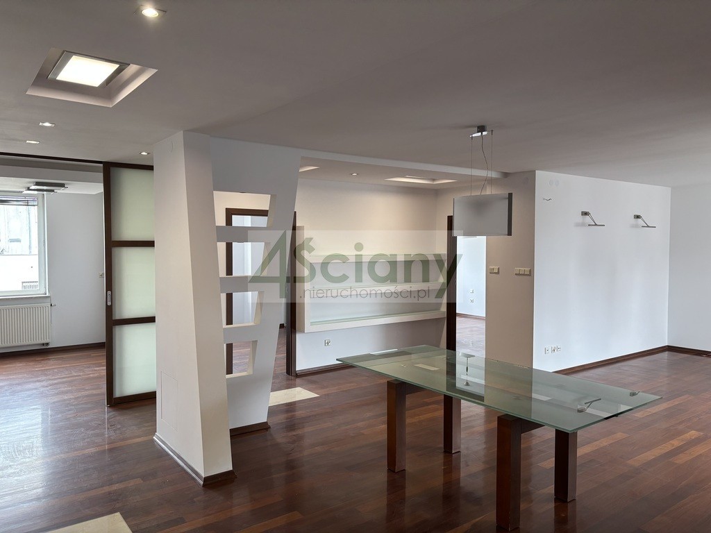 Komfortowy 4-pokojowy apartament na Woli