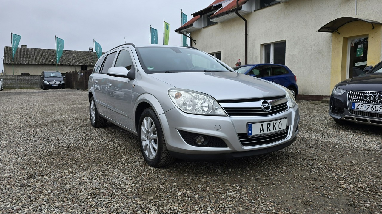 Opel Astra H Benzyna Nawigacja