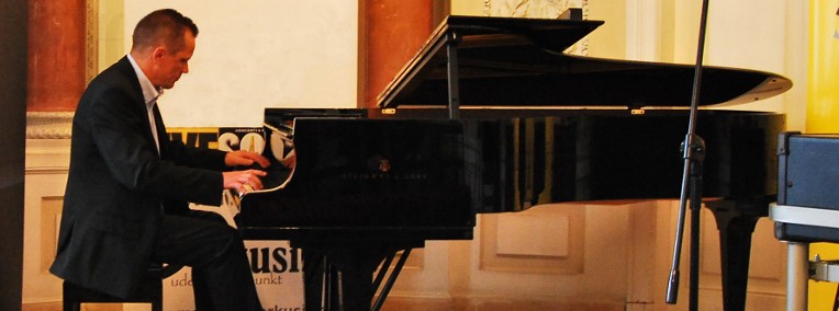 Pianista zawodowy-1