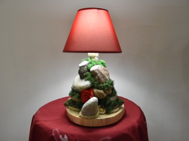 Lampa z kamieni naturalnych z dodatkiem mchu i sznura-1