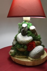 Lampa z kamieni naturalnych z dodatkiem mchu i sznura-2
