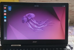 Laptop Acer Aspire E1-572 z zasilaczem, myszą i porządną torbą w zestawie.