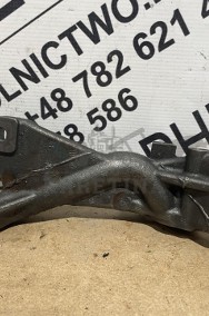 John Deere 6068 - wspornik uchwyt pompy oleju R542076 R542025-2