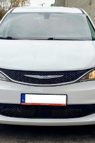Chrysler Pacifica-2