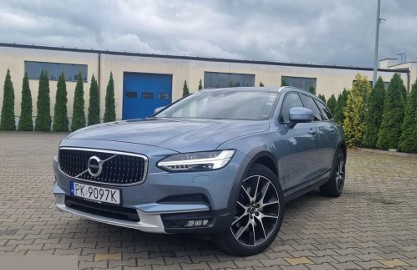 D5 AWD 235KM 2020r