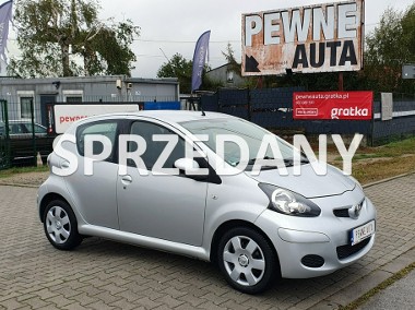 Toyota Aygo I Bardzo zadbane autko/Sprawna klimatyzacja/2 komplety kół-1