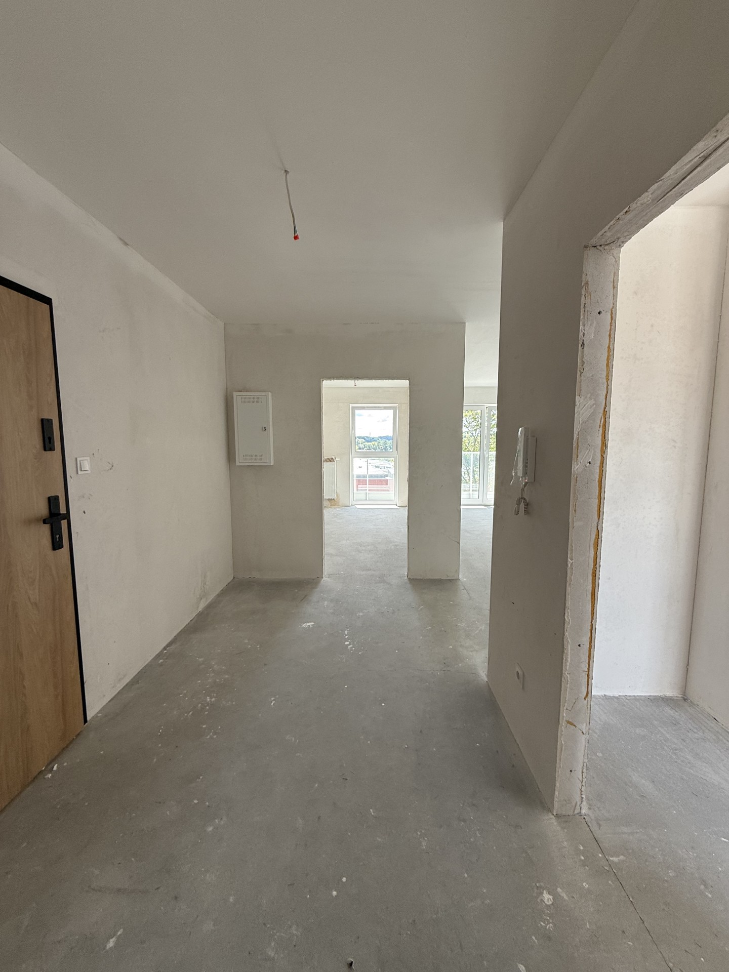Sprzedam bezpośrednio - Słoneczne mieszkanie 59,13 m² z tarasem, miejscem garażowym i komórką lokatorską (Jezioraj)