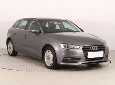 Audi A3 III (8V) , Klimatronic, Parktronic, Podgrzewane siedzienia-1