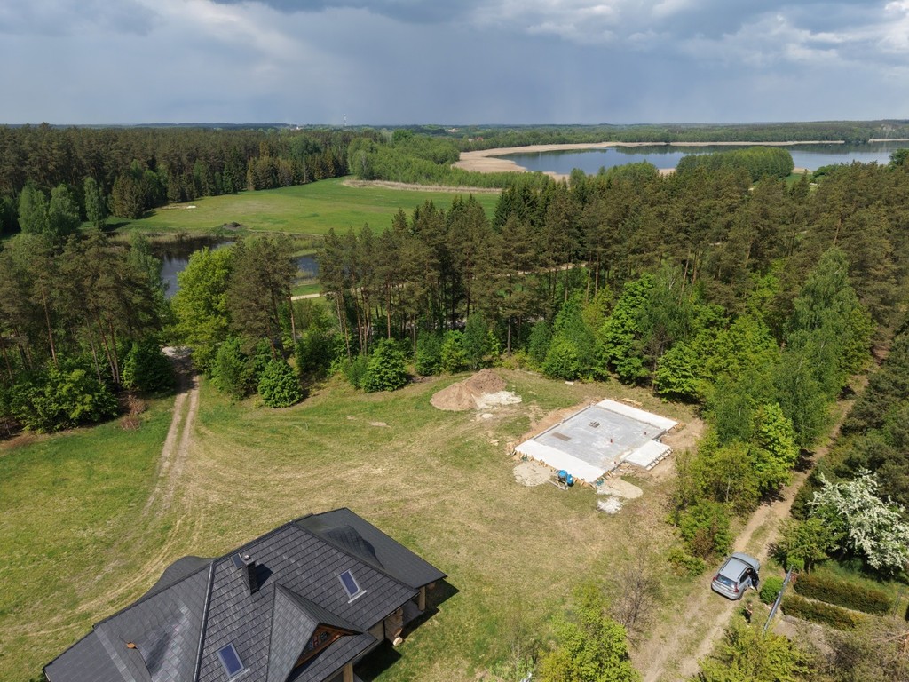 Wyjątkowy dom z bala świerkowego nad jeziorem - Więcej