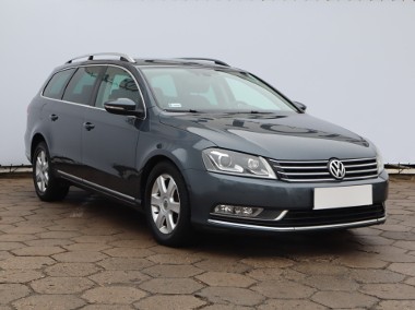 Volkswagen Passat B7 , Navi, Xenon, Klimatronic, Tempomat, Parktronic,ALU-1