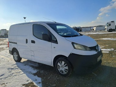 Nissan NV200-1