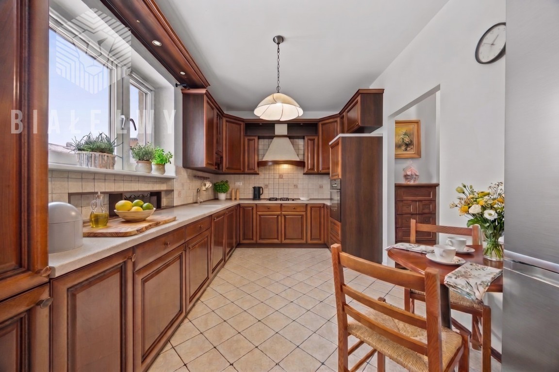 Mieszkanie na sprzedaż, 4 pokoje, 125 m², Warszawa