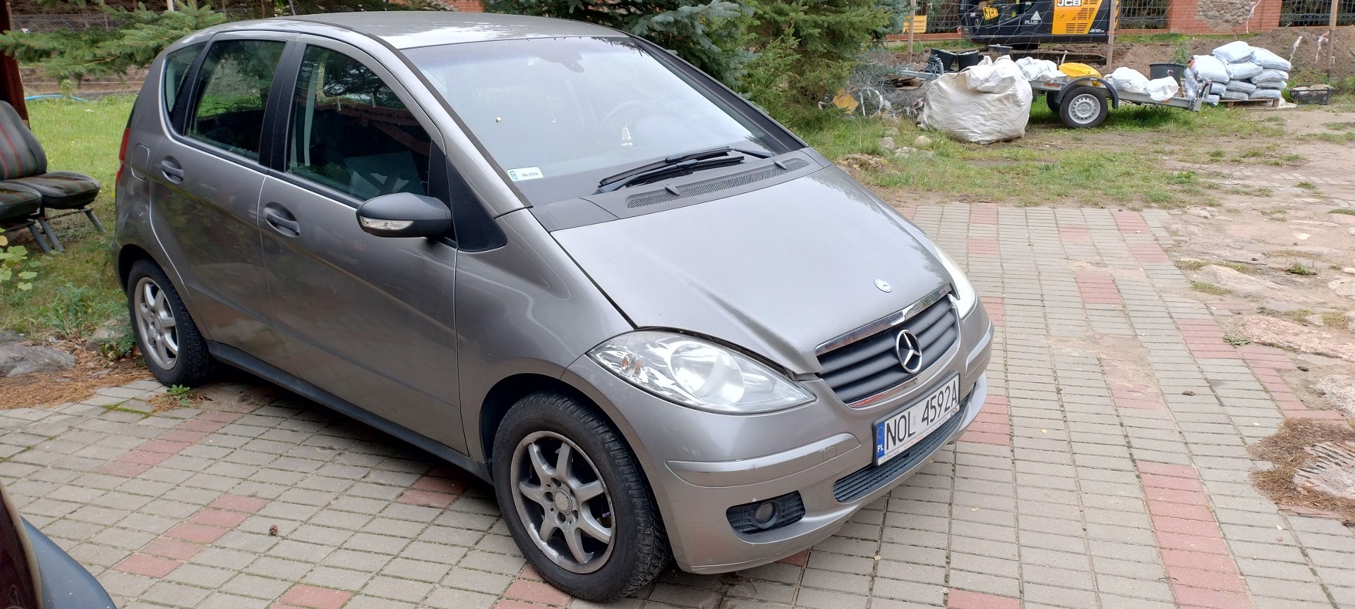 Mercedes-Benz Klasa A W169 z uszkodzonym silnikiem (do naprawy lub na części)