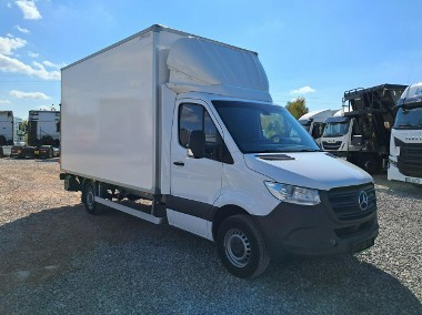 Mercedes-Benz Sprinter-1