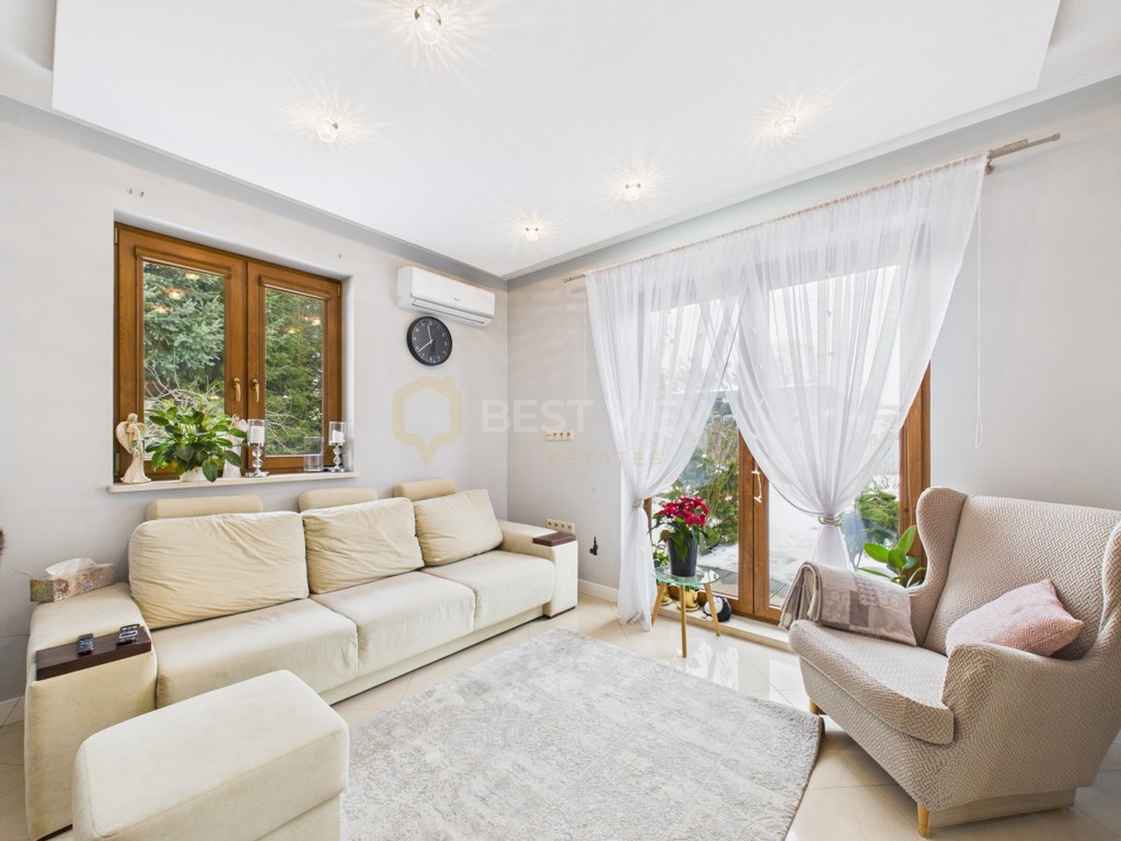 Dom na sprzedaż, 6 pokoi, 245 m², Ząbki