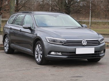 Volkswagen Passat B8 , Salon Polska, Serwis ASO, Navi, Klimatronic, Tempomat,-1