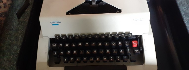 Maszyna do pisania Optima SM 32 z walizką-1