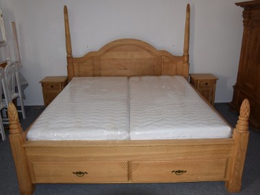 łóżko z litego dębu z nowymi materacami -1