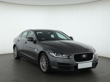 Jaguar XE I , Automat, Skóra, Navi, Xenon, Bi-Xenon, Klimatronic,-1