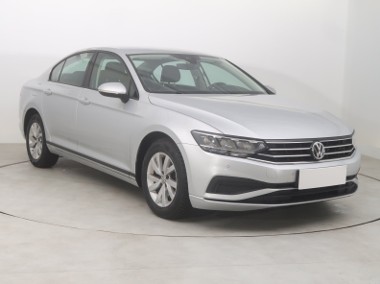 Volkswagen Passat B8 , Salon Polska, Klimatronic, Tempomat, Parktronic-1