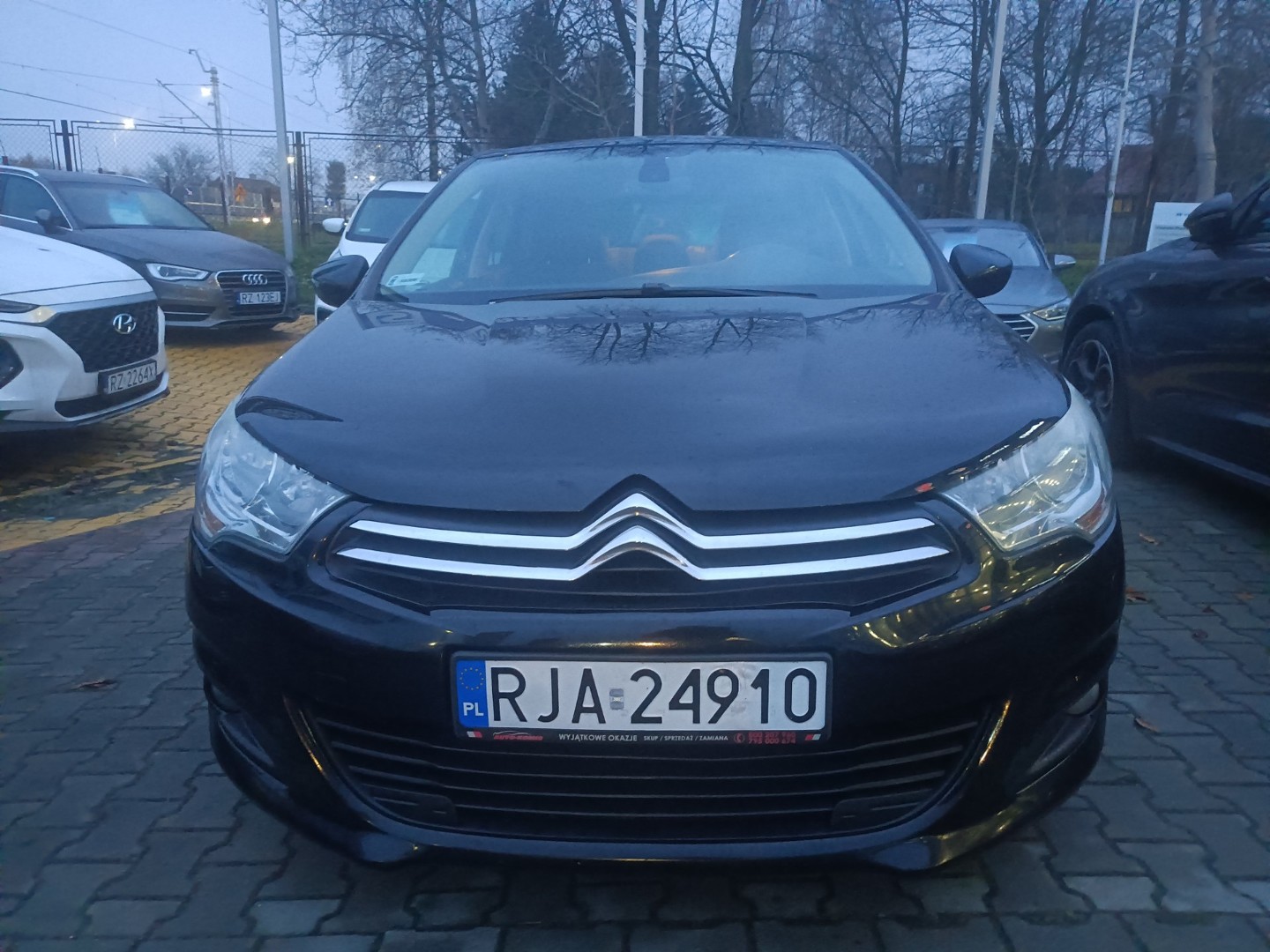 Citroen C4 II salon Polska