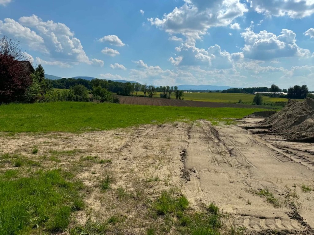 Uzbrojona i widokowa działka w Pisarzowicach - Widok 6