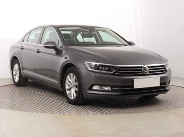 Volkswagen Passat B8 , Salon Polska, Navi, Klimatronic, Tempomat, Parktronic-1