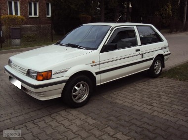 Nissan Sunny B12-1