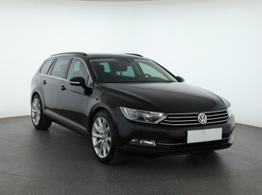 Volkswagen Passat B8 , Automat, Navi, Klimatronic, Tempomat, Parktronic,-1