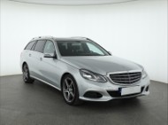 Mercedes-Benz Klasa E W212 , 204 KM, Automat, Klimatronic, Tempomat, Parktronic