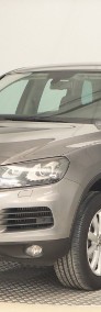Volkswagen Touareg II , Salon Polska, Serwis ASO, 240 KM, Automat, Navi, Xenon,-3