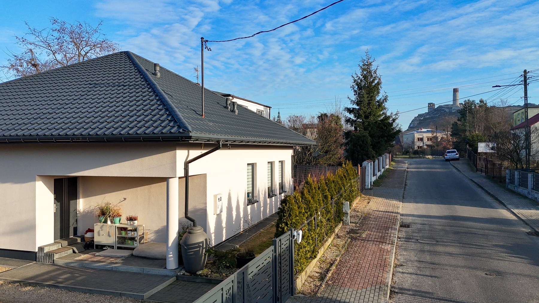 Dom przy Zamku Olsztyn 96 m² 3 sypialnie działka 750 m² - Widok 2
