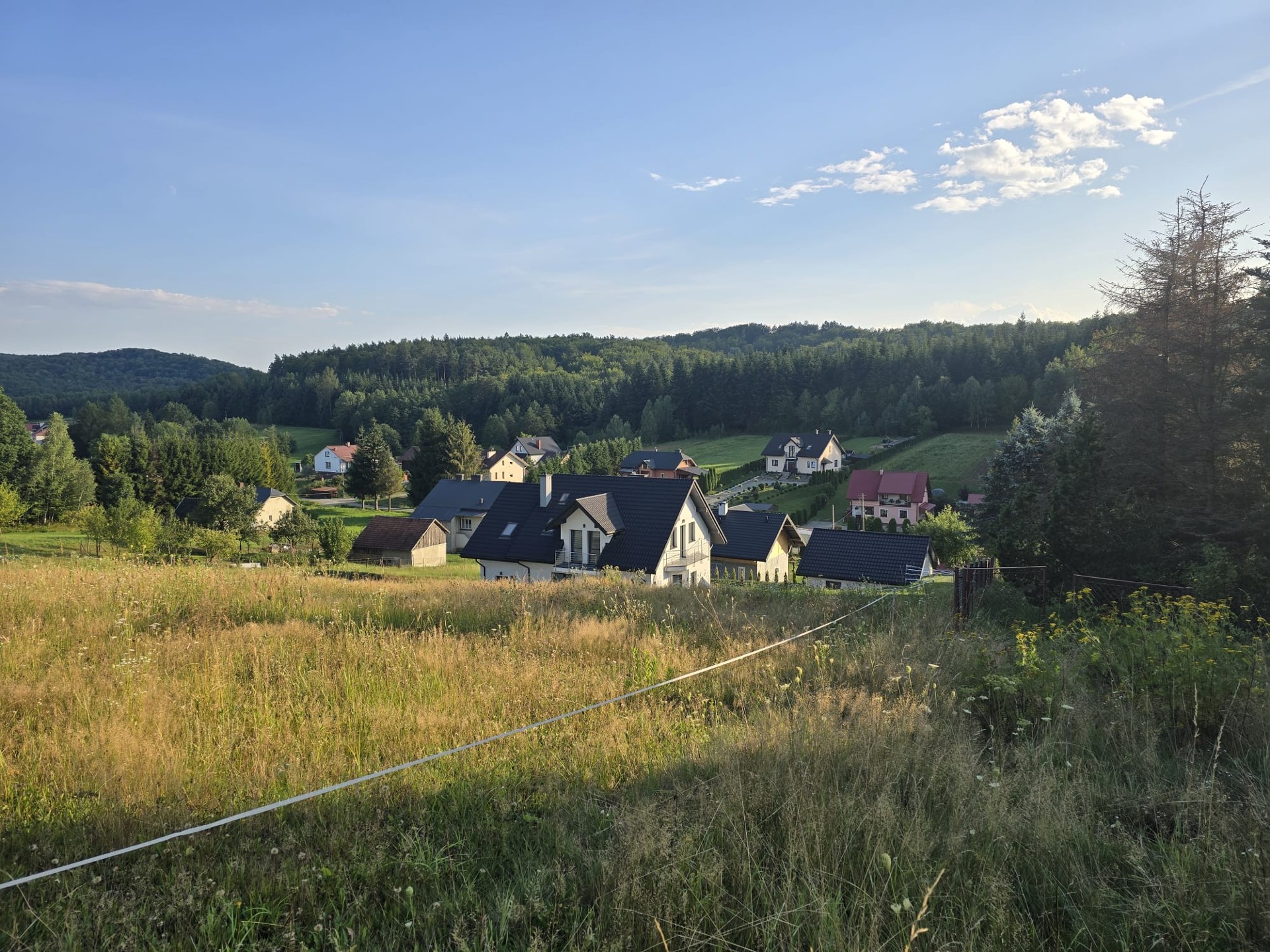 Dom w miejscu, gdzie czas płynie wolniej – cisza, natura i wyjątkowy klimat.
