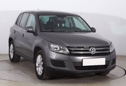 Volkswagen Tiguan , Salon Polska, Serwis ASO, DSG, VAT 23%, Navi, Xenon,