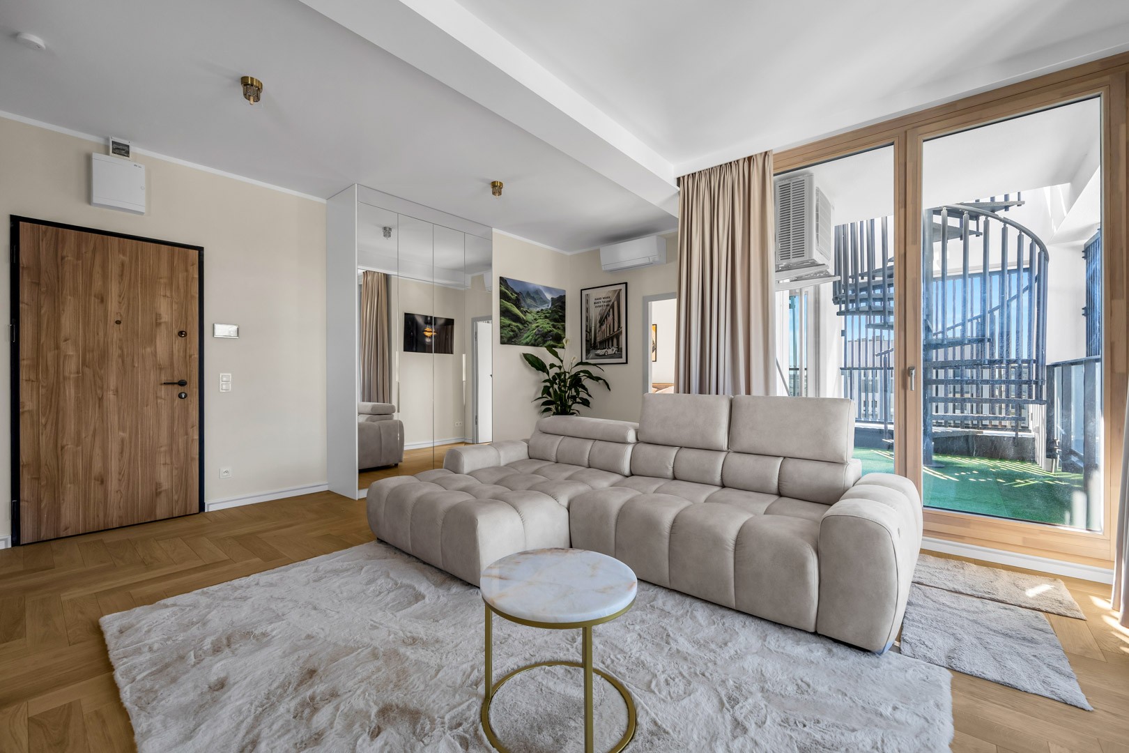 Penthouse z tarasem i jacuzzi obok Varso Tower