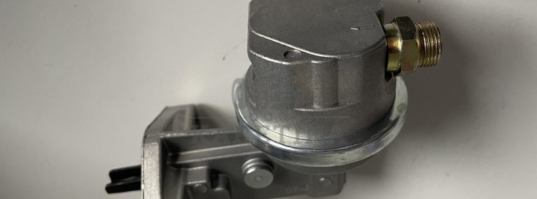 John Deere - mechaniczna pompa paliwa RE535728-1