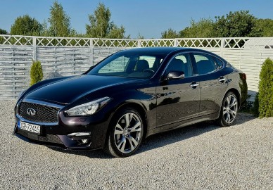 Infiniti Q70