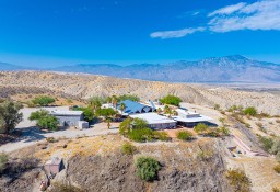 Dom Desert Hot Springs