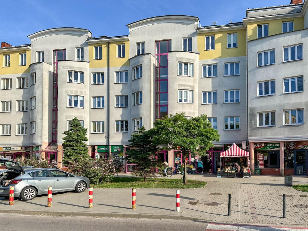 URSUS | Duża witryna | Parter | Wejście z pasażu | Stały ruch pieszy - Więcej