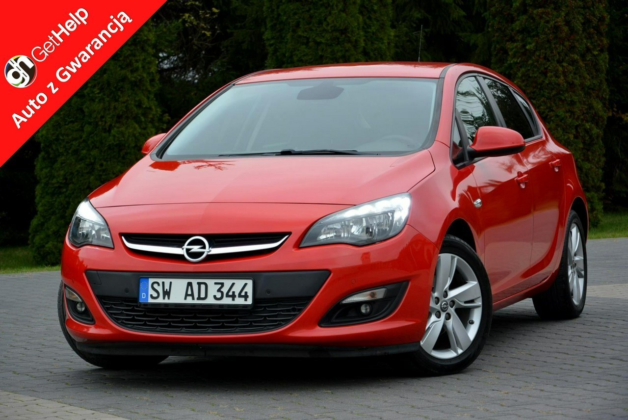 Opel Astra J Lift 109 przebiegu Ledy Duża Navi 2xParktronic Alu 17