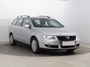 Volkswagen Passat B6 , Klimatronic, Tempomat, Parktronic, Podgrzewane siedzienia,