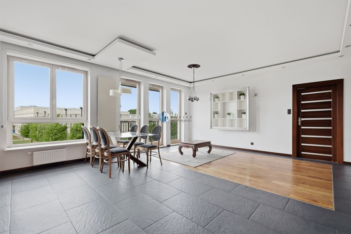 przestronny apartament z miejscem postojowym