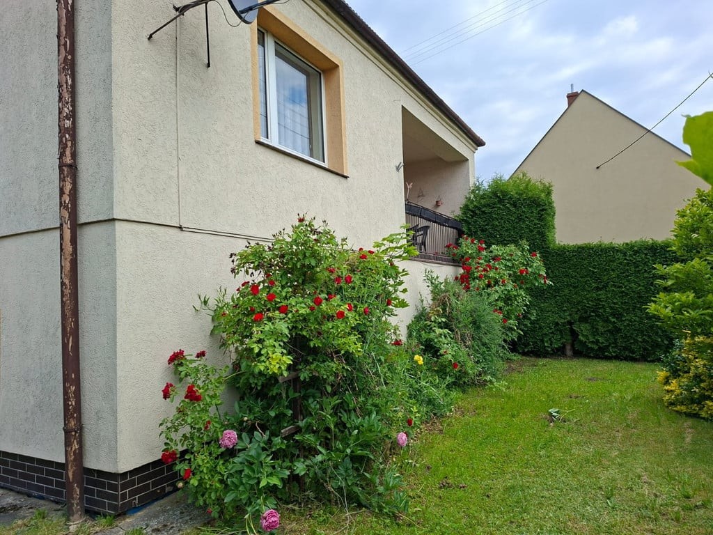 Oferta sprzedaży domu wolnostojącego dwurodzinnego – Cieszków