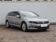Volkswagen Passat B8 , Skóra, Navi, Klimatronic, Tempomat, Parktronic,