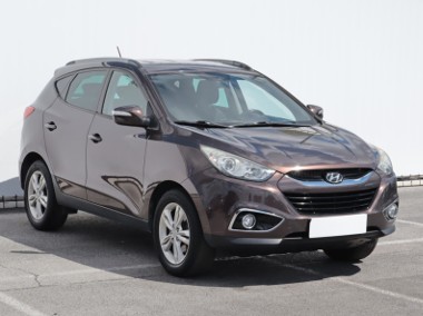 Hyundai ix35 , Klimatronic, Tempomat, Parktronic, Podgrzewane siedzienia-1
