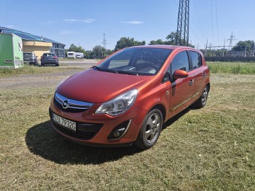 Po rozrządzie ,duże radio z nawigacją.Kolor.