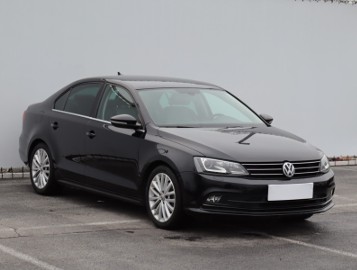 Volkswagen Jetta VI , Salon Polska, Skóra, Navi, Xenon, Bi-Xenon, Klimatronic,